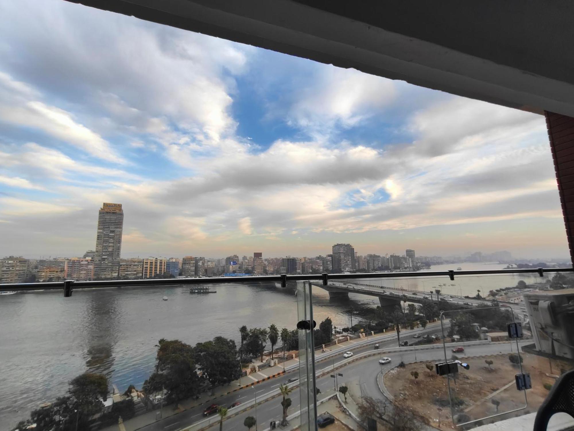 مفروشة علي النيل Cairo
